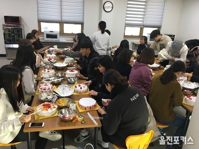 울진군(군수 전찬걸) 고우이청소년수련관에서는 12월 4일부터 17일까지 졸업을 앞둔 관내 고3 청소년 512명을 대상으로 ‘고3 청소년 사회적응프로그램’을 진행한다. (사진=울진군)
