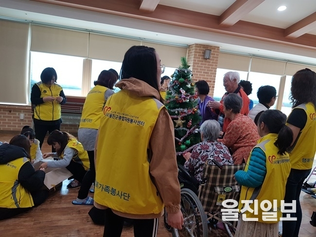 친절 울진군(군수 전찬걸)은 한 해 동안 부모와 아이들이 함께 즐겁고 보람찬 자원봉사활동을 할 수 있는“제5기 울진행복가족 봉사단”을 모집한다. (사진=울진군)