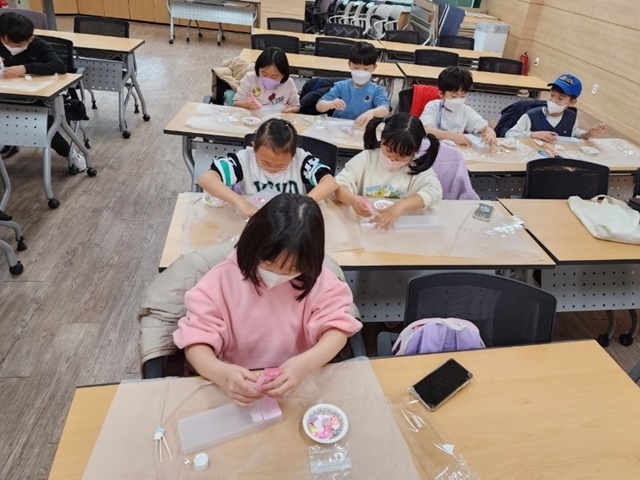울진도서관 겨울독서교실 운영 모습. (사진=경북교육청 울진도서관)<br>
