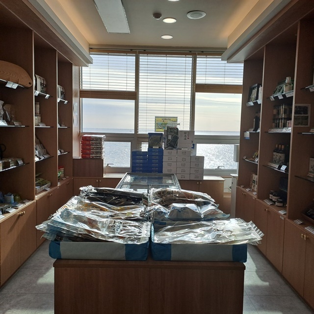 죽변해안스카이레일 특산물 판매장2. (사진=울진군)