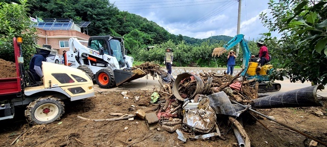 예천군 호우 피해복구 지원 모습. (사진=울진군)